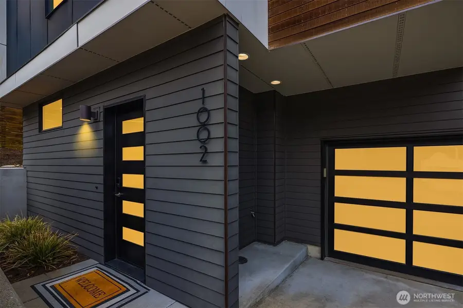 1002 5th Avenue N, Seattle, WA 98109 - Image #2