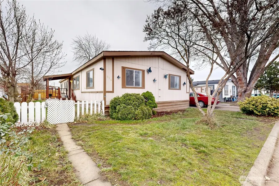 976 NE Dawson Avenue, College Place, WA 99324 - #2