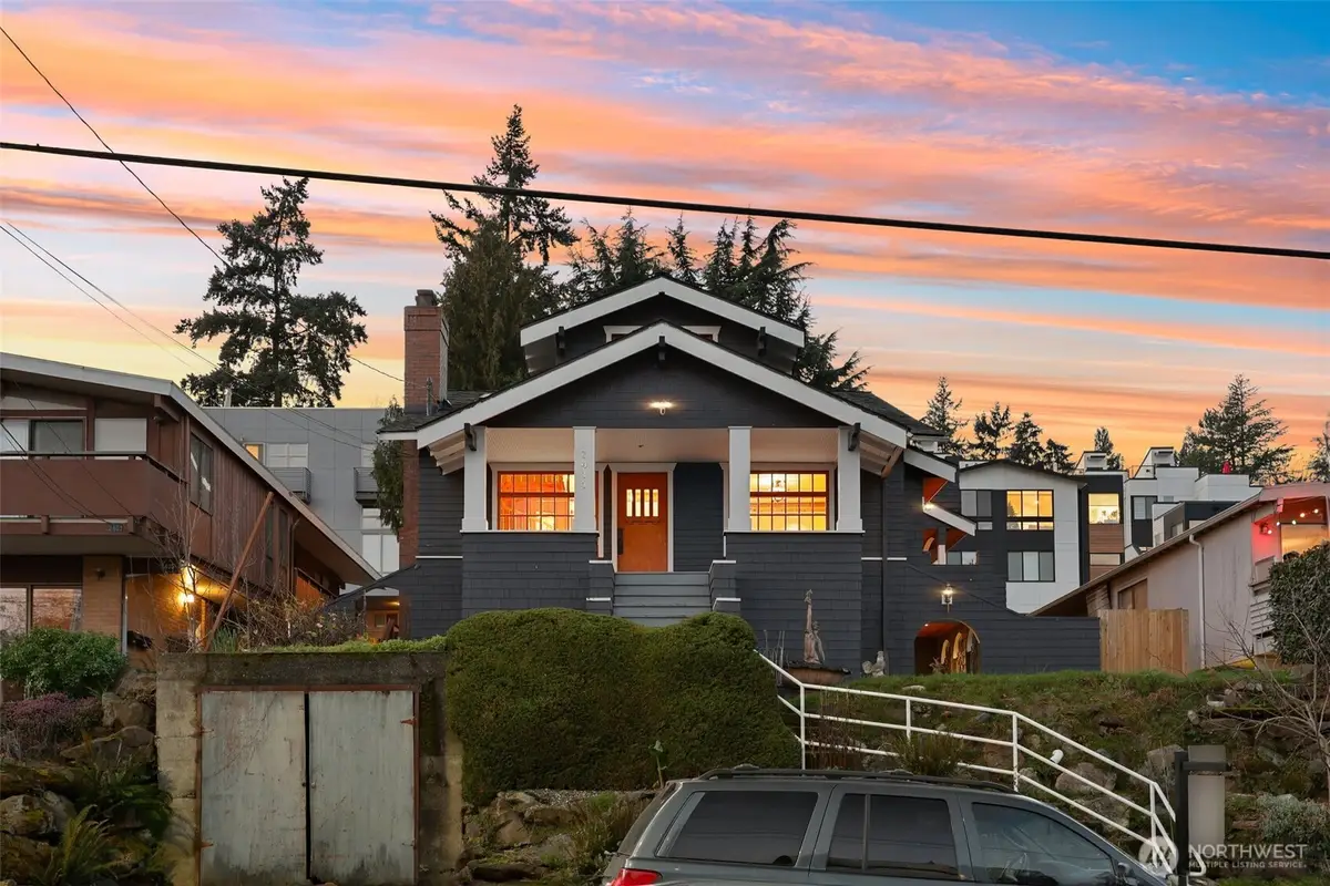 3411 22nd Avenue W, Seattle, WA 98199 - Image #1