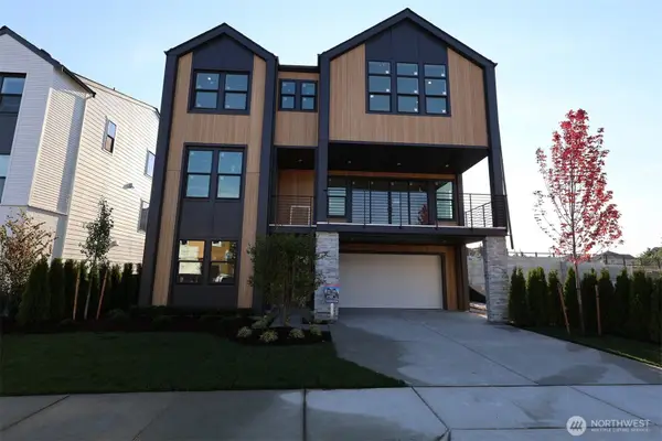 8428 137th Avenue Se, Newcastle, WA 98059