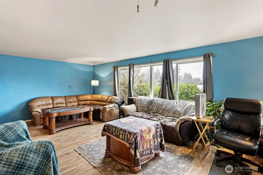 3303 11th St, Bremerton, WA 98312 - Image #2