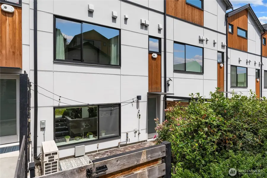 3901 S Cloverdale Street #E, Seattle, WA 98118 - Image #2