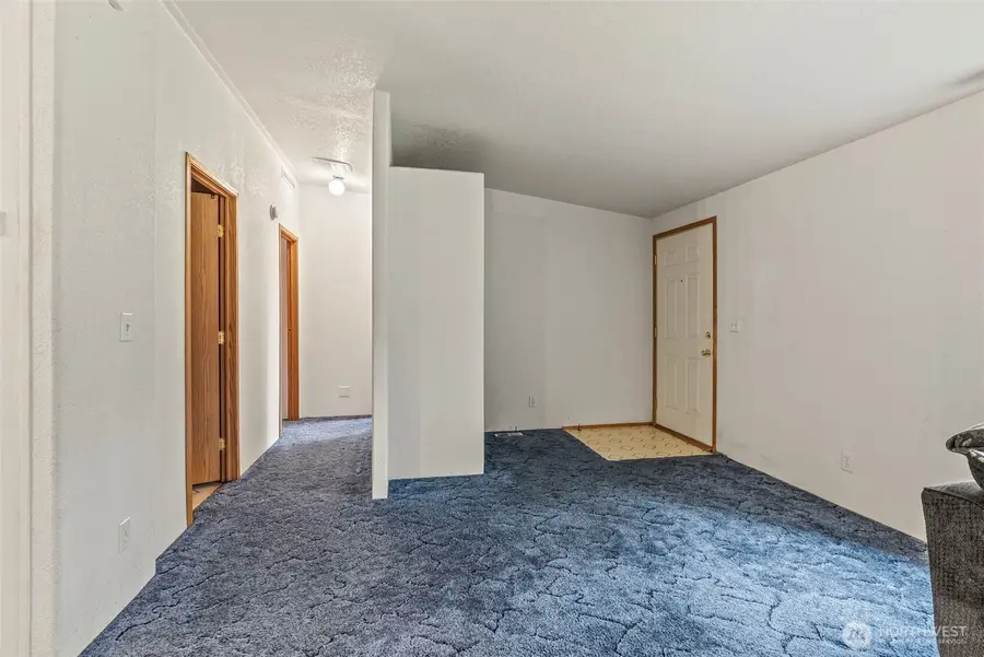 1337 South Silverlake Road, Castle Rock, WA 98611 - Image #2