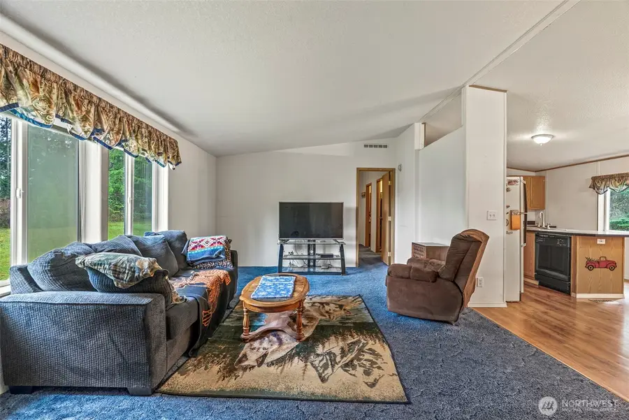 1337 South Silverlake Road, Castle Rock, WA 98611 - Image #3