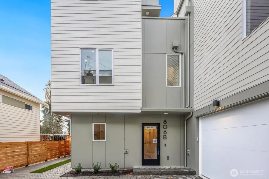 806 34th Avenue #B, Seattle, WA 98122 - Image #3