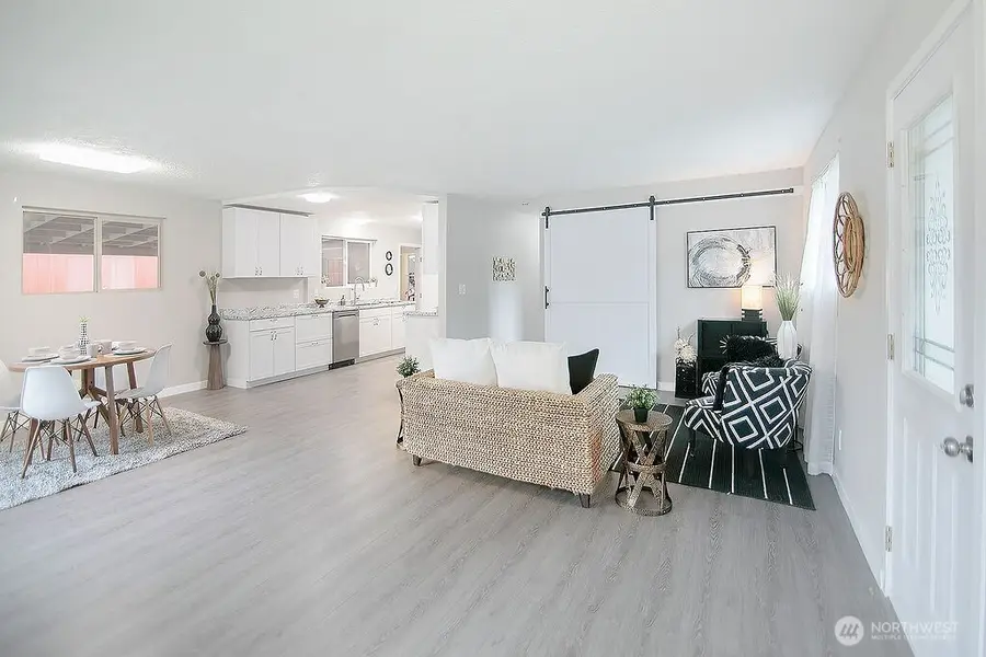 811 Little Avenue Ne, Castle Rock, WA 98611 - Image #2