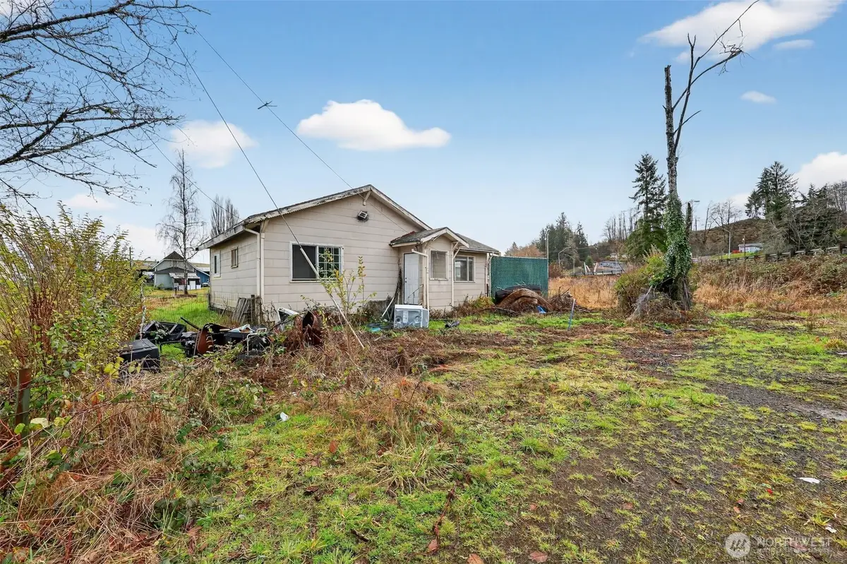 217 Bradford Street, Raymond, WA 98577 - Image #1