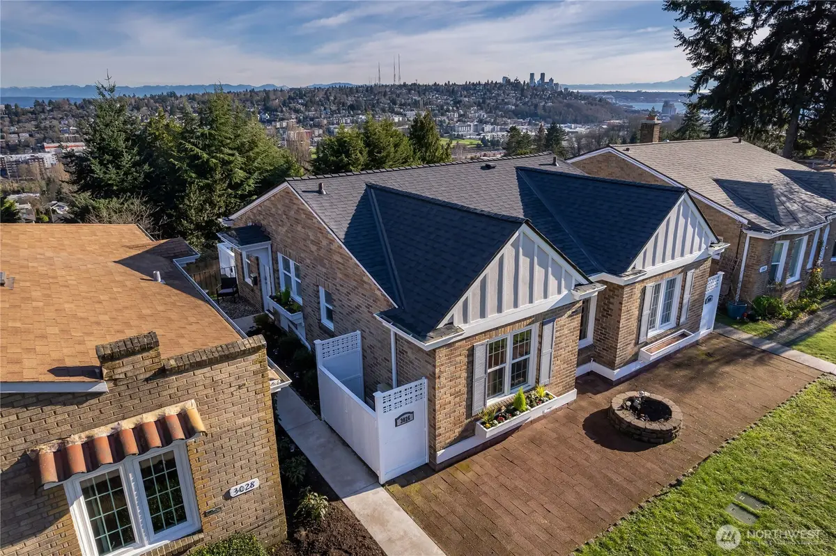 3026 26th Avenue W, Seattle, WA 98199 - Image #1