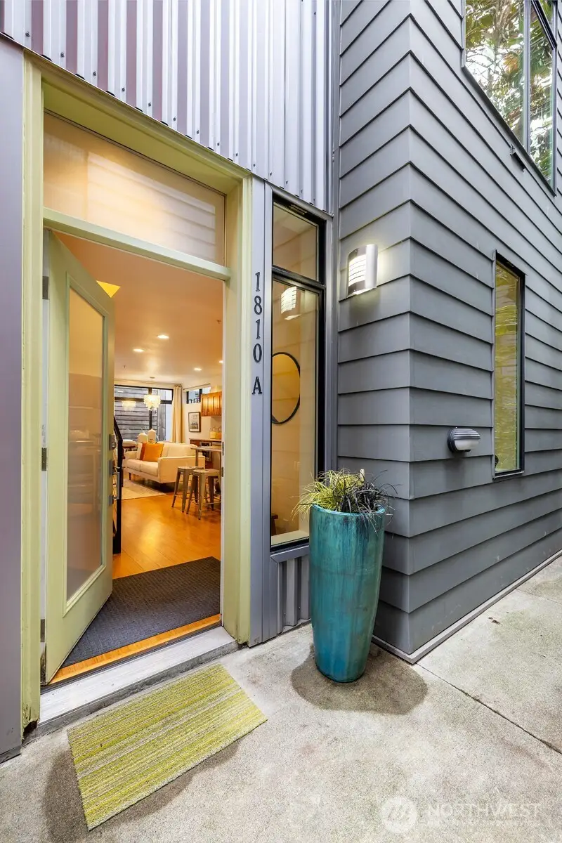 1810 11th Avenue #A, Seattle, WA 98122 - Image #1