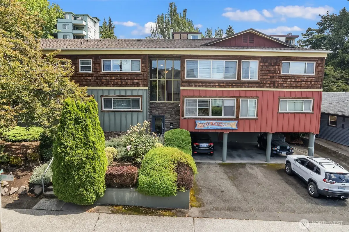 3636 Evanston Avenue N #12, Seattle, WA 98103 - Image #1