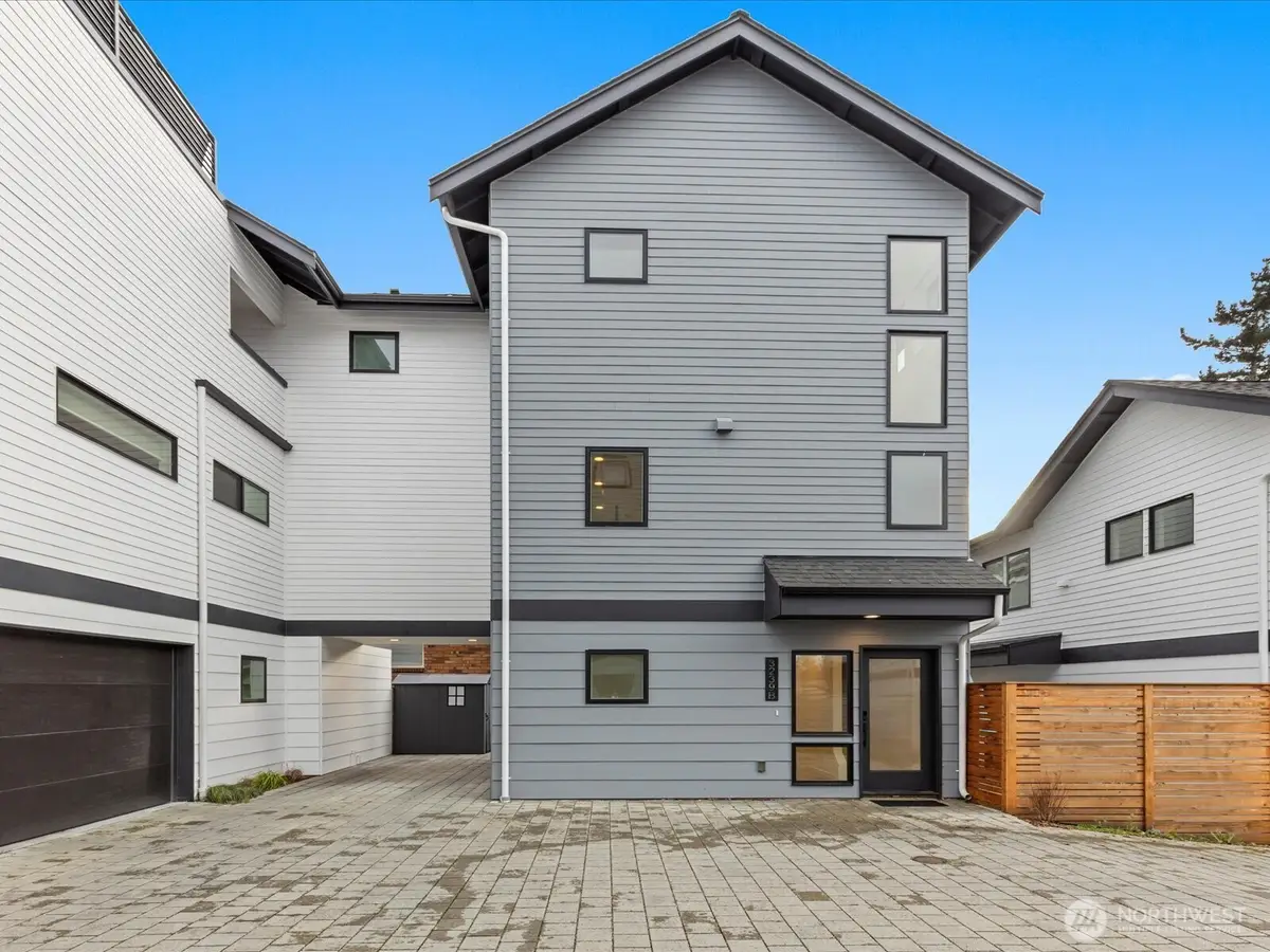 3239 61st Avenue Sw #unit B, Seattle, WA 98116 - Image #1