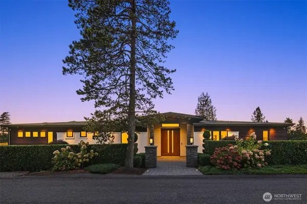 8926 NE 36th Street, Yarrow Point, WA 98004