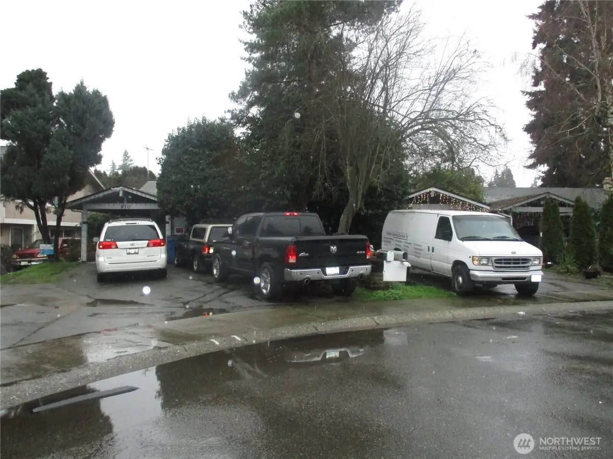 910 142nd Avenue Se, Bellevue, WA 98007 - Image #1