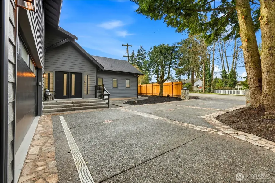 130 203rd Place Sw, Lynnwood, WA 98036 - Image #2