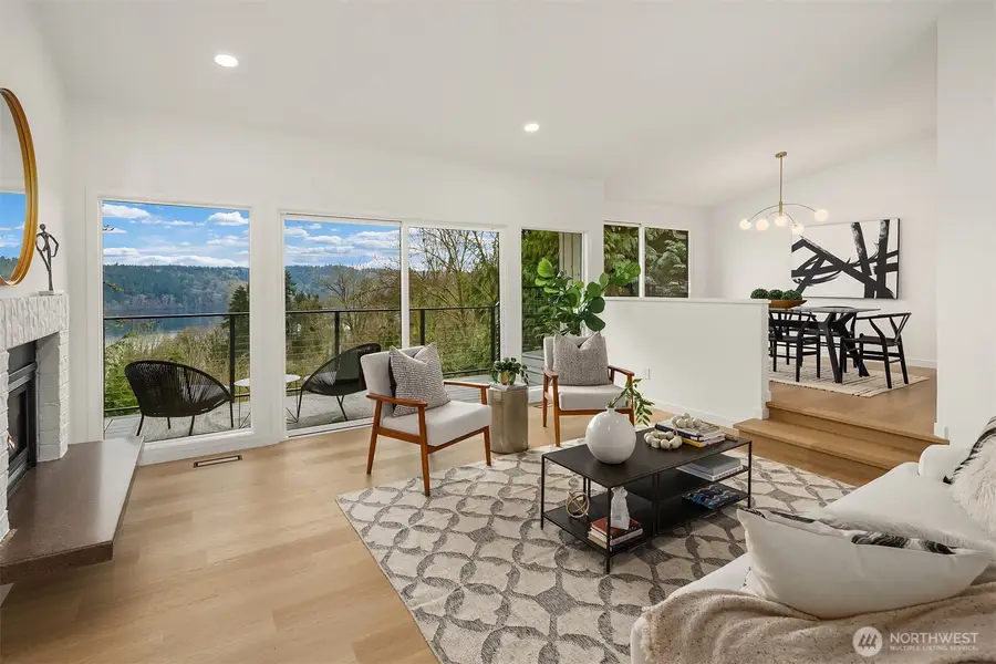 14214 Westwood Place Ne, Seattle, WA 98125 - Image #2