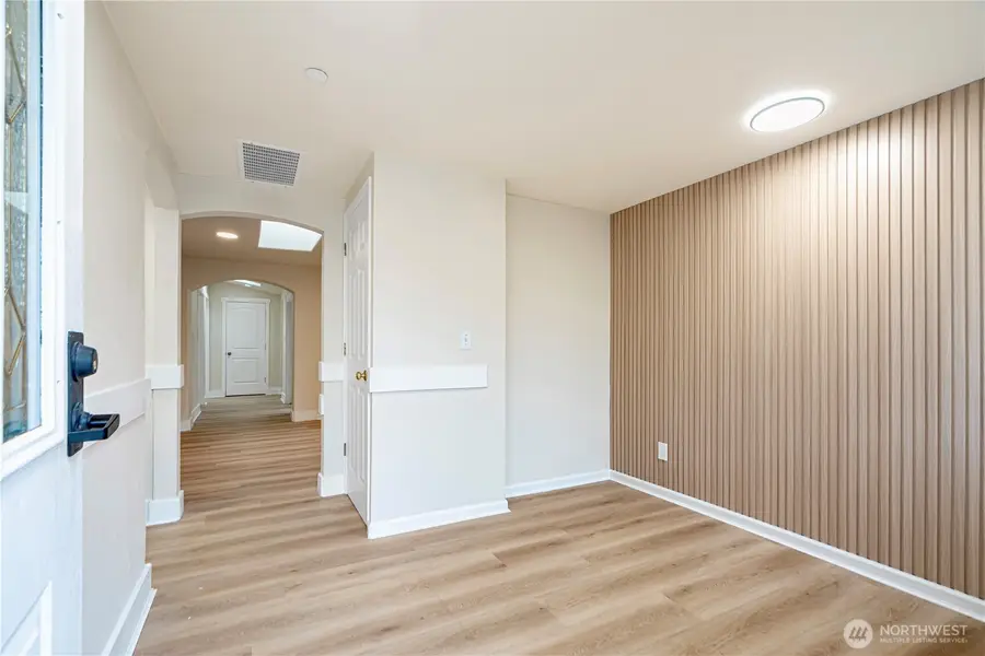 15520 30th Avenue Ne, Shoreline, WA 98155 - Image #3