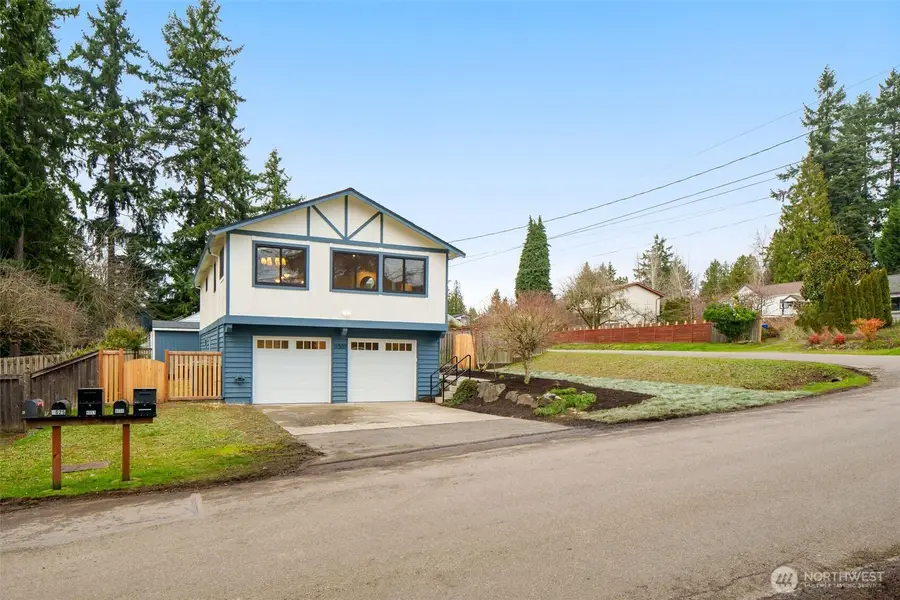 11503 Bartlett Avenue Ne, Seattle, WA 98125 - Image #2