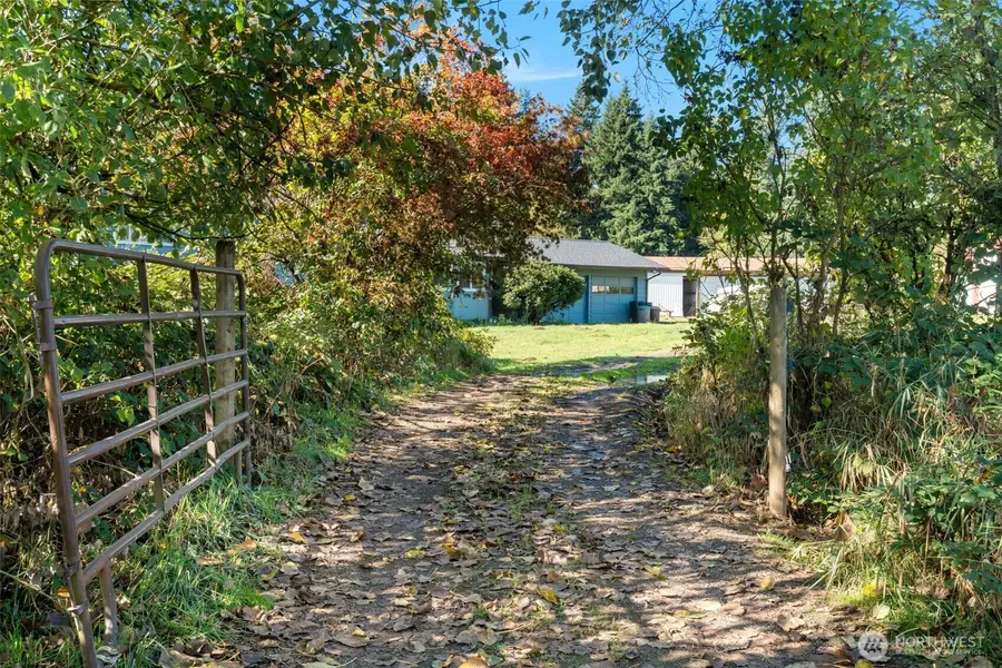 409 Shanklin Road, Onalaska, WA 98570 - Image #2