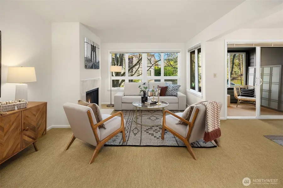 6300 Sand Point Way Way Ne #111, Seattle, WA 98115 - Image #2