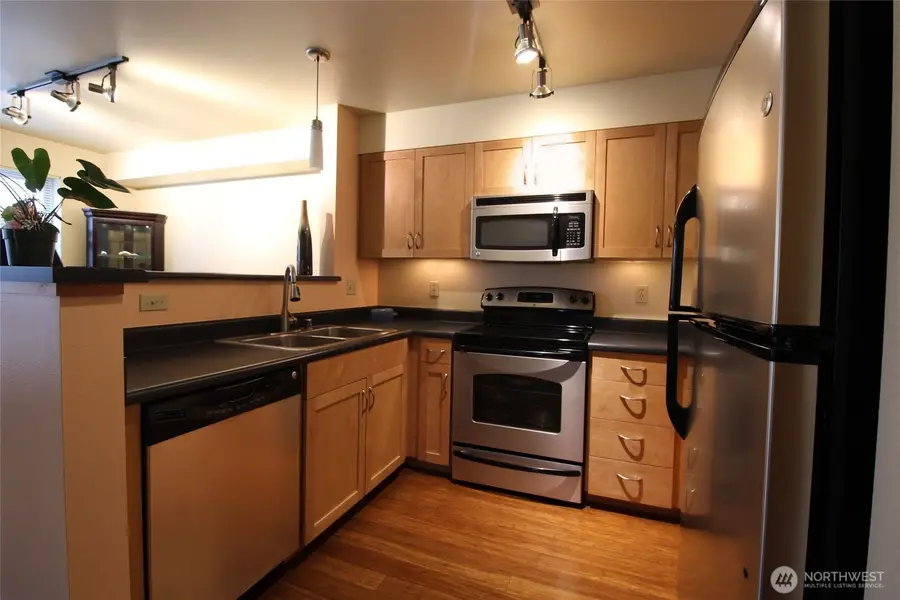 827 Hiawatha Place S #406, Seattle, WA 98144 - Image #2