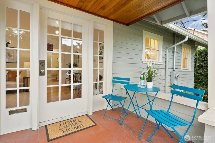 8051 15th Avenue Ne, Seattle, WA 98115 - Image #2