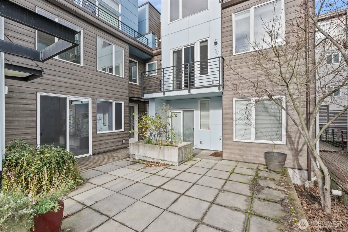 4329 Woodland Park Avenue N, Seattle, WA 98103 - Image #1