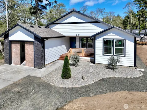 684 Lake Island Avenue Se, Ocean Shores, WA 98569