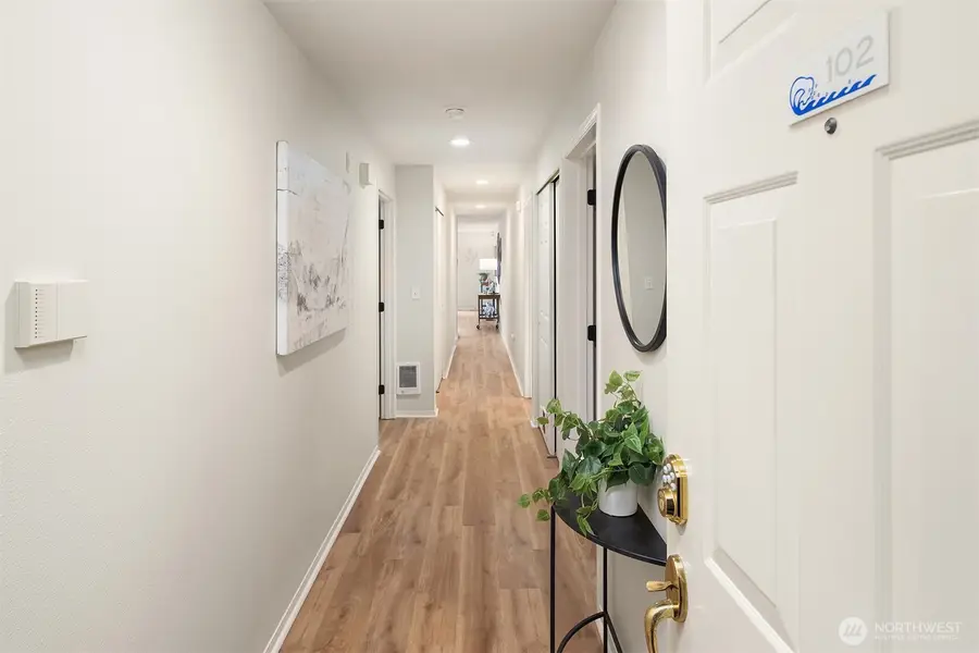 4457 44th Avenue Sw #102, Seattle, WA 98116 - Image #2