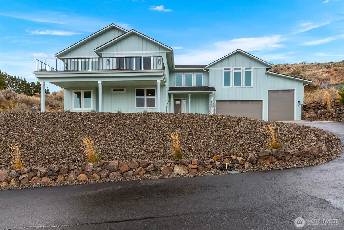 2053 Broadcrest Court, Wenatchee, WA 98801 - Image #1