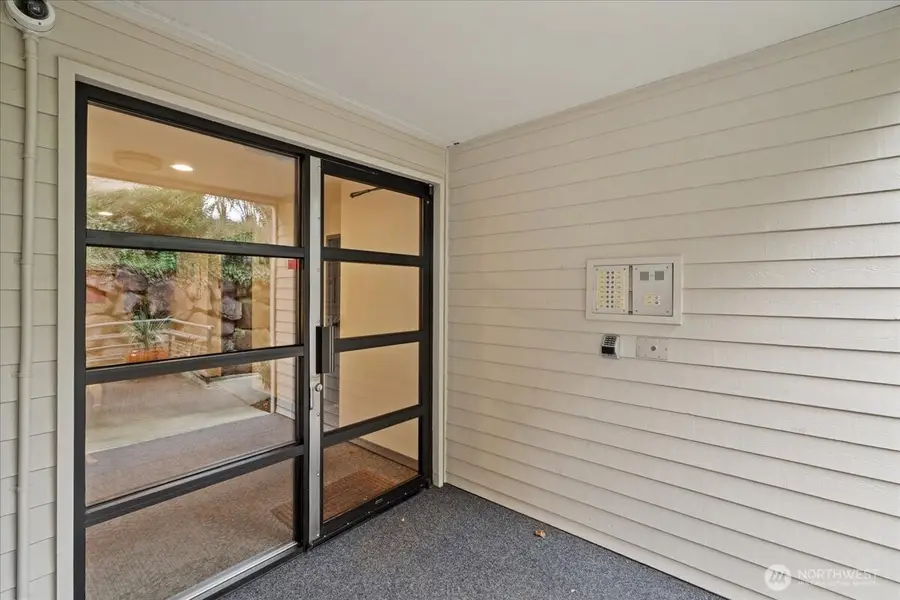 5225 50th Avenue Ne #206, Seattle, WA 98105 - Image #3