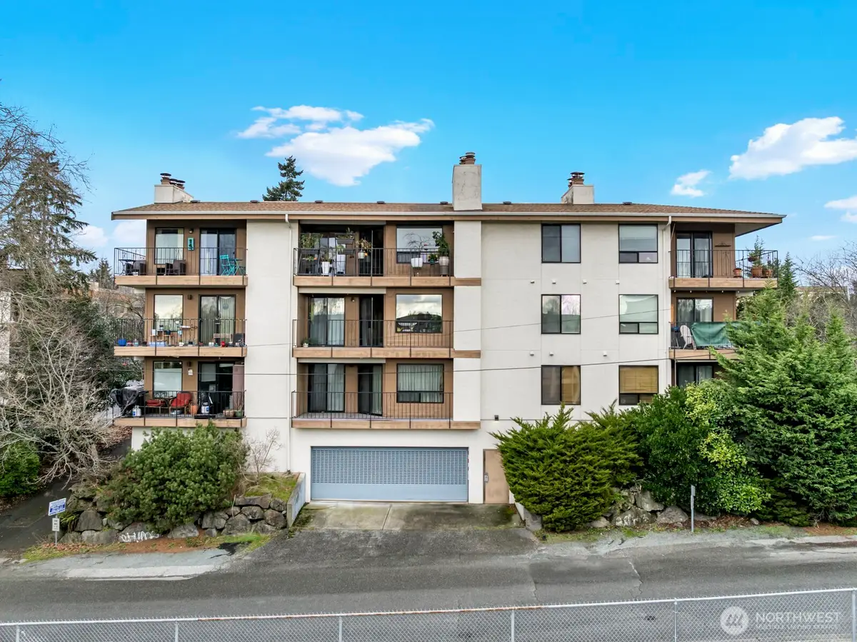 10601 Bagley Avenue N #304, Seattle, WA 98133 - Image #1