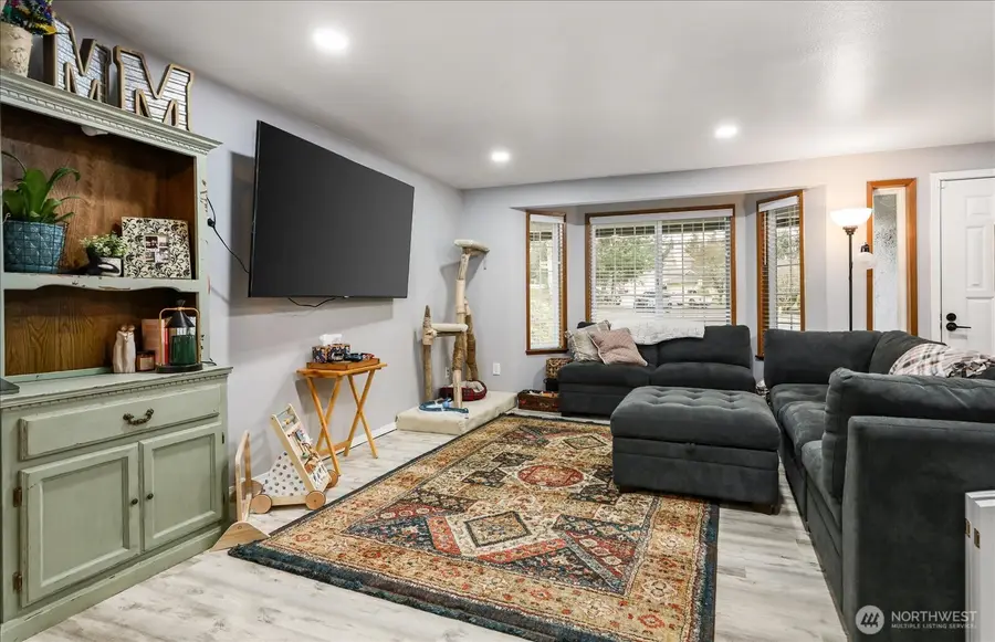 1585 NW 2nd Avenue, Oak Harbor, WA 98277 - Image #3