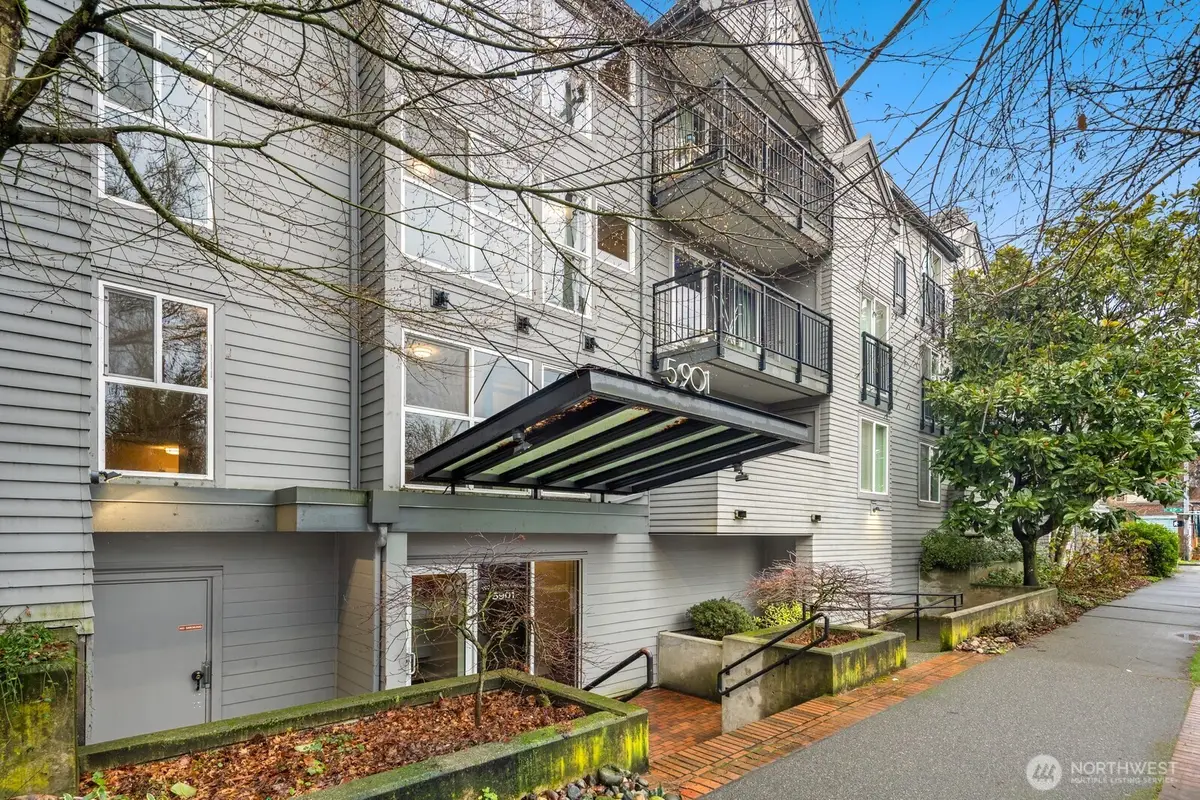 5901 Phinney Avenue N #106, Seattle, WA 98103 - Image #1
