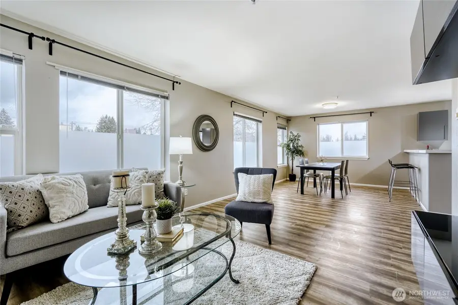 10511 Midvale Avenue N #302, Seattle, WA 98133 - Image #2