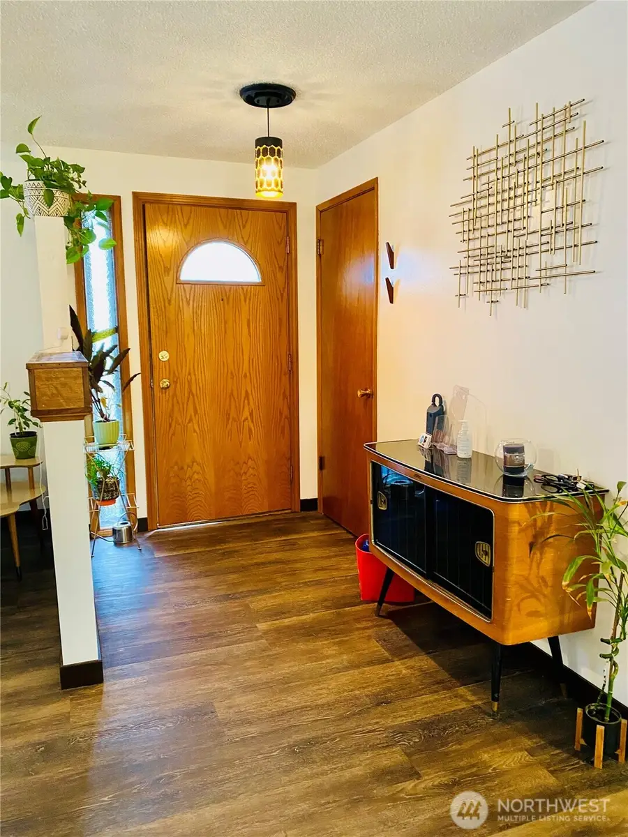 709 S 137th Place, Burien, WA 98168 - Image #3