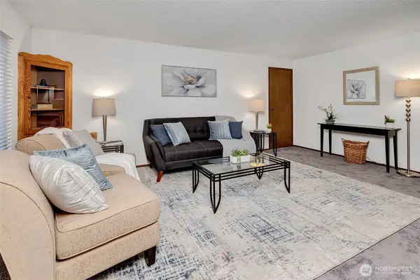 7520 208th Street Sw #A101, Edmonds, WA 98026