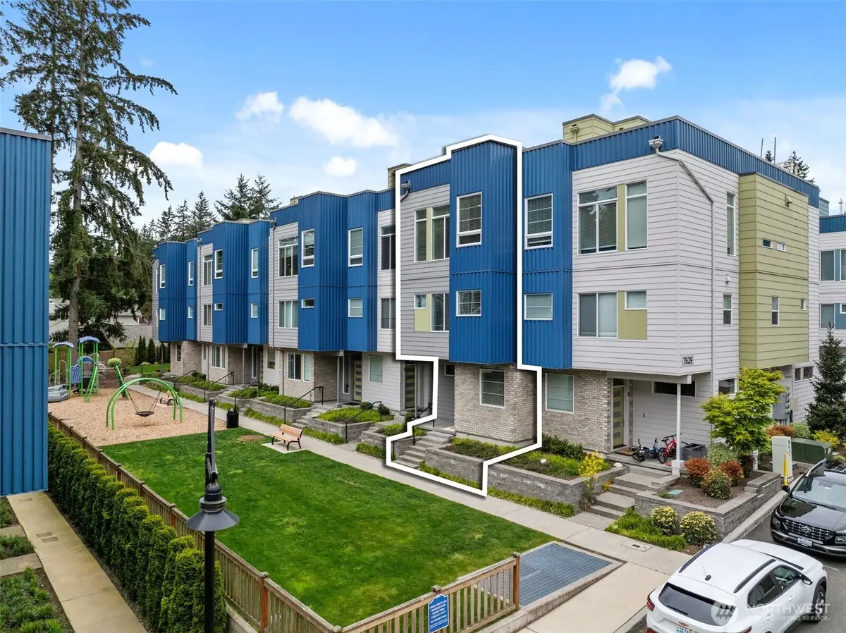 7629 NE 122nd Court #7, Kirkland, WA 98034 - Image #1