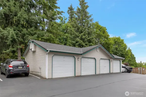 13301 SE 79th Place #B-402, Newcastle, WA 98059