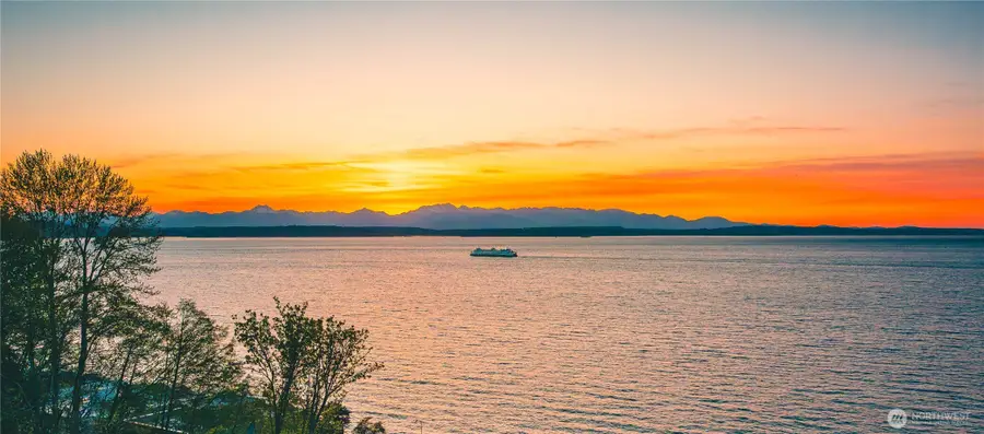 1019 California Lane Sw, Seattle, WA 98116 - Image #2