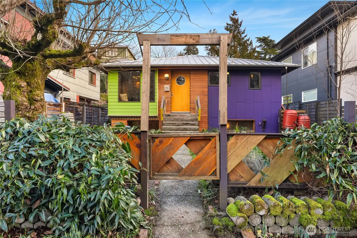 3810 Courtland Place S, Seattle, WA 98118 - Image #1