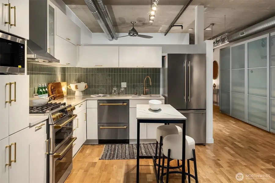 2720 3rd Avenue #416, Seattle, WA 98121 - Image #2