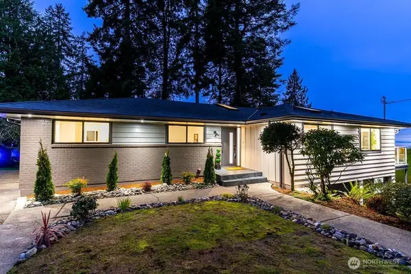 16858 76th Avenue W, Edmonds, WA 98026