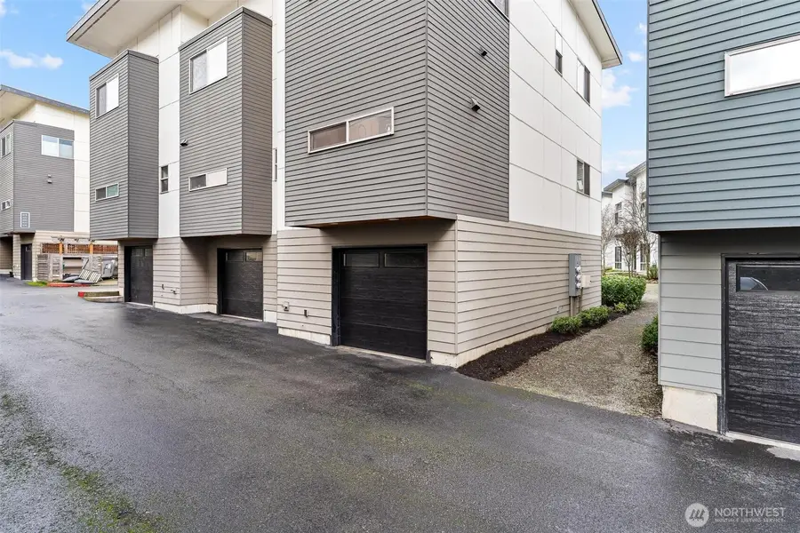 4290 S Greenbelt Station Drive, Seattle, WA 98118 - Image #2