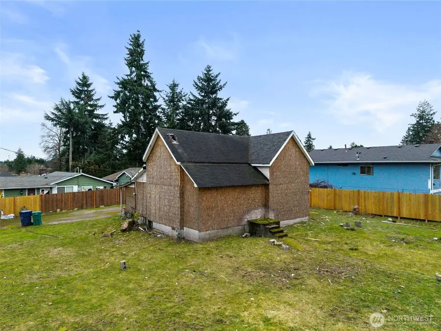 11205 12th Avenue Sw, Seattle, WA 98146 - Image #2