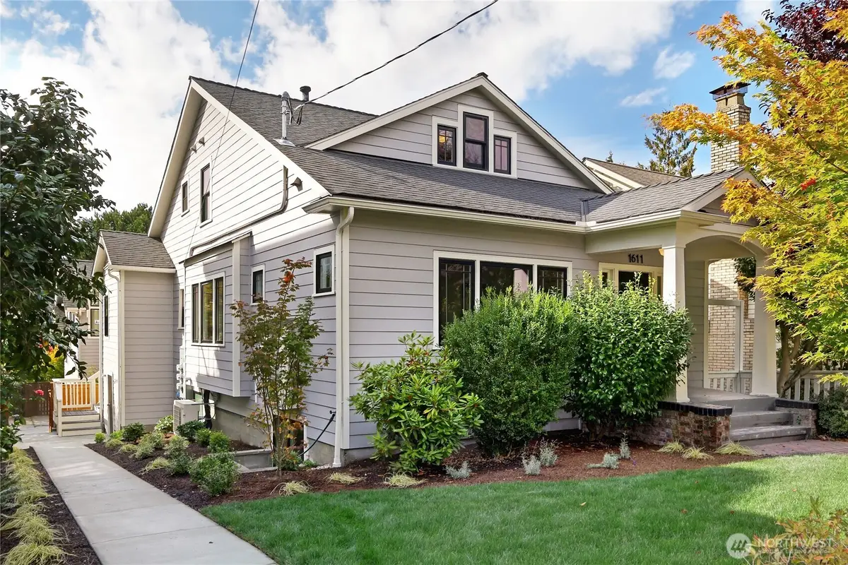 1611 10th Avenue W, Seattle, WA 98119 - Image #1