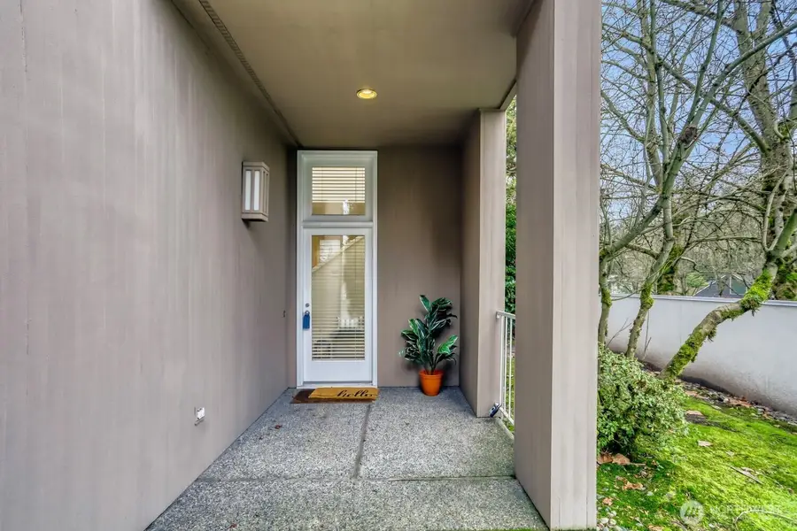 608 Bellevue Way Se #F1, Bellevue, WA 98004 - Image #2