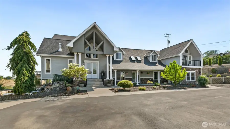 921 Tibbing Road, Selah, WA 98942 - #2