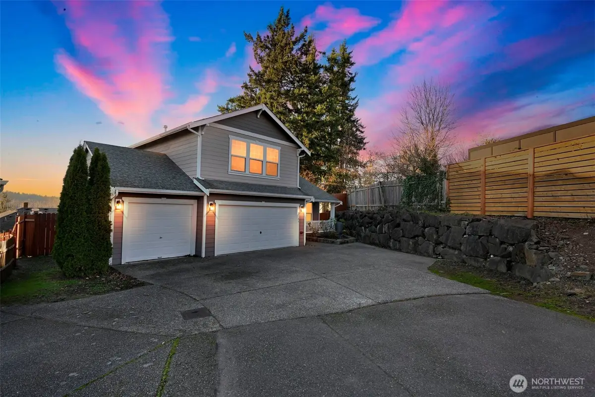 2103 NE 6th Cir, Renton, WA 98056 - Image #1