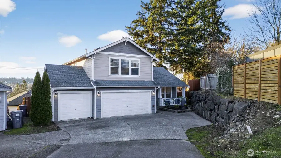 2103 NE 6th Cir, Renton, WA 98056 - Image #2