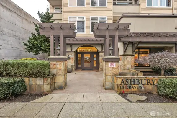 18 Dravus Street #207, Seattle, WA 98109